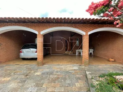 Casa com 3 Quartos à venda, 211m² no Vila Xavier (Vila Xavier), Araraquara
