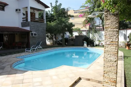 Casa de Condomínio com 5 Quartos à venda, 490m² no Vila Valqueire, Rio de Janeiro