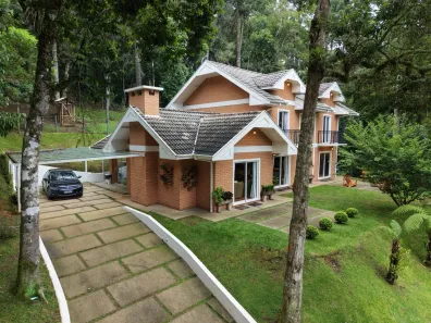 Sobrado com 4 Quartos à venda, 243m² no , Campos do Jordão