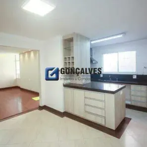 Sobrado com 5 Quartos para alugar, 200m² no Jardim Stella, Santo André