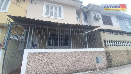 Sobrado com 2 Quartos à venda, 84m² no Vila São Jorge, São Vicente