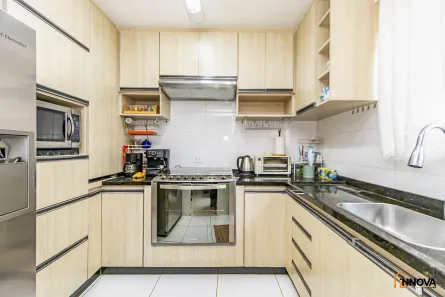 Sobrado com 3 Quartos à venda, 10m² no Uberaba, Curitiba