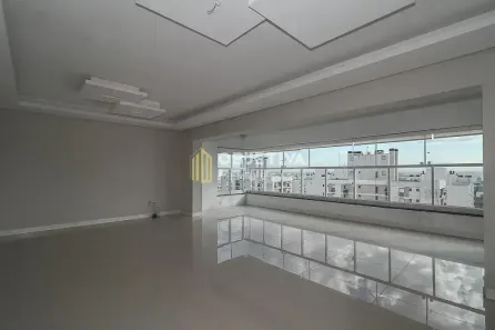Apartamento com 3 Quartos para alugar, 130m² no Passo da Areia, Porto Alegre