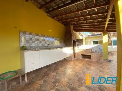Casa com 3 Quartos à venda, 180m² no Jardim Karaíba, Uberlândia