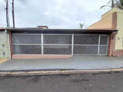 Casa com 3 Quartos à venda, 235m² no Jardim Brasil (Vila Xavier), Araraquara