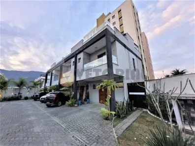 Casa de Condomínio com 2 Quartos à venda, 135m² no Balneário Gardem Mar, Caraguatatuba