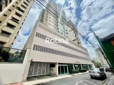 Apartamento com 2 Quartos para alugar, 68m² no Centro, Uberlândia