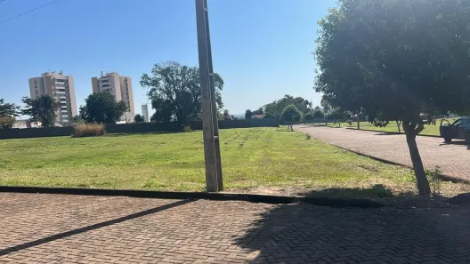 Lote/Terreno à venda, 480m² no Condomínio Oásis do Rio Paraná, Porto Rico