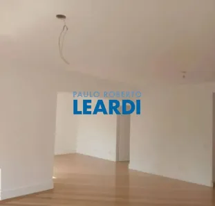 Apartamento com 3 Quartos à venda, 180m² no Moema, São Paulo