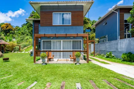 Casa de Condomínio com 3 Quartos à venda, 121m² no Bonsucesso, Petrópolis