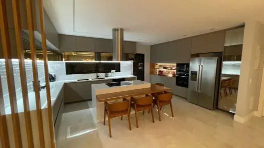 Casa de Condomínio com 5 Quartos para alugar, 490m² no Recreio dos Bandeirantes, Rio de Janeiro