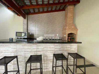 Casa com 3 Quartos à venda, 230m² no Jardim Europa, Uberlândia