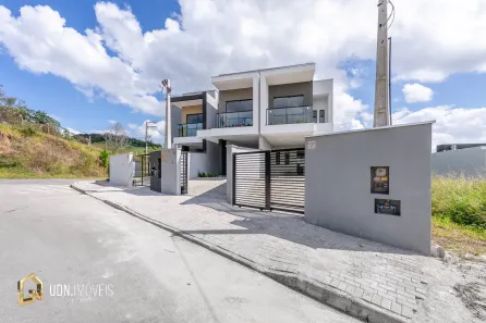 Sobrado com 2 Quartos à venda, 107m² no Bela Vista, Gaspar