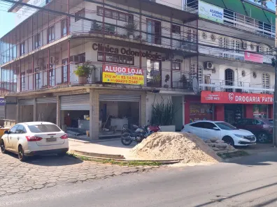Ponto Comercial com 4 Quartos para alugar, 100m² no Guará I, Brasília