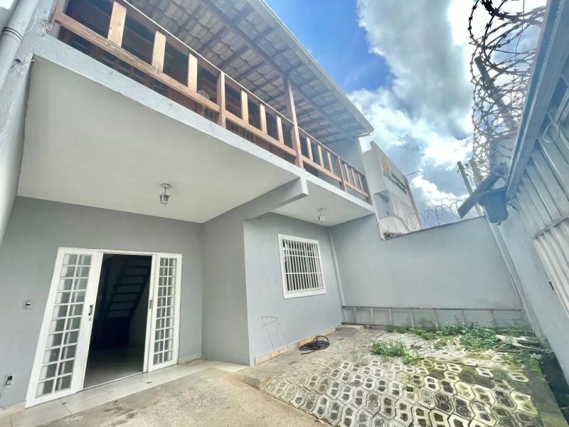 Casa com 5 quartos — Santa Amélia, Belo Horizonte