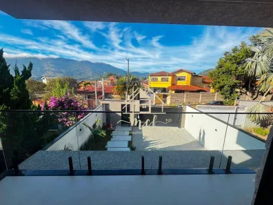 Casa com 4 Quartos à venda, 200m² no Vila Petrópolis, Atibaia