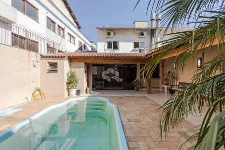 Casa com 4 Quartos à venda, 209m² no Jardim Itu, Porto Alegre