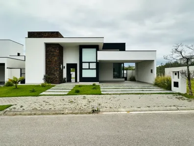 Casa de Condomínio com 3 Quartos para alugar, 225m² no Urbanova, São José dos Campos