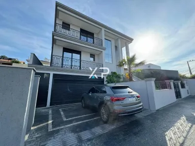 Casa com 4 Quartos à venda, 339m² no Pedra Branca, Palhoça