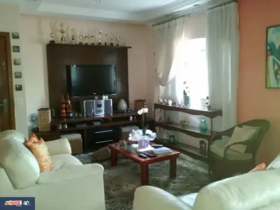 Sobrado com 4 Quartos à venda, 225m² no Vila Galvão, Guarulhos