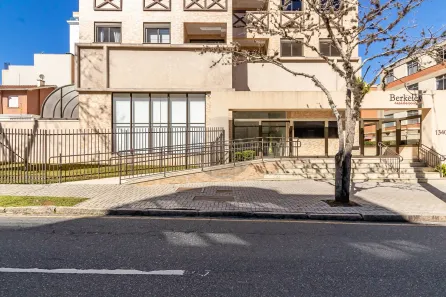Apartamento com 2 Quartos à venda, 65m² no Centro, Curitiba