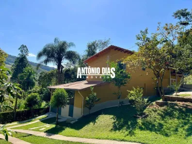 Fazenda/Sítio com 3 Quartos à venda, 180m² no Costa Carvalho, Juiz de Fora