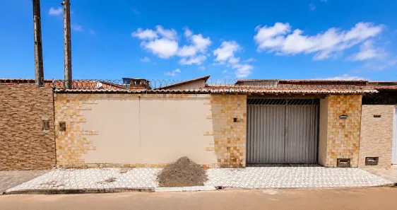 Casa com 2 Quartos à venda, 200m² no Emaús, Parnamirim