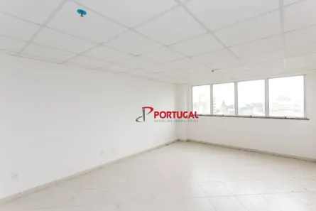 Sala Comercial para alugar, 35m² no Imbetiba, Macaé