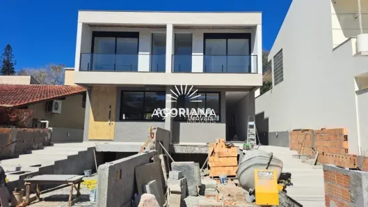 Casa com 3 Quartos à venda, 125m² no Lagoa da Conceição, Florianópolis