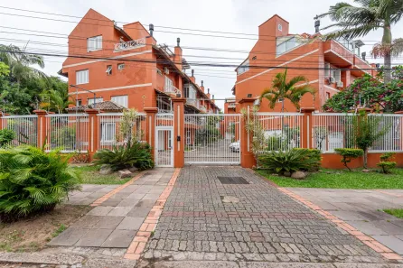 Casa de Condomínio com 4 Quartos à venda, 252m² no Vila Assunção, Porto Alegre