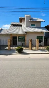 Casa com 4 Quartos para alugar, 250m² no Vila Nova, Joinville