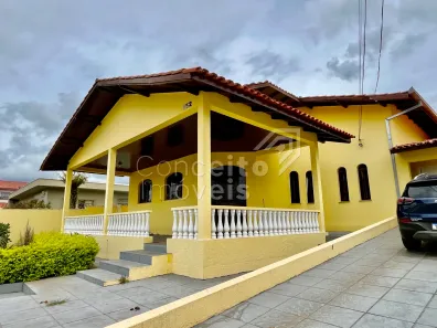 Casa com 3 Quartos à venda, 285m² no Uvaranas, Ponta Grossa