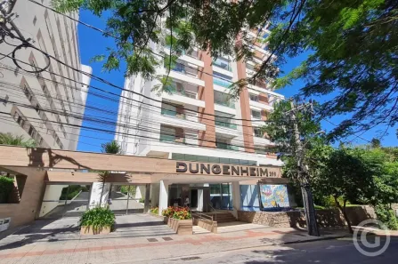 Apartamento com 3 Quartos para alugar, 140m² no Centro, Florianópolis