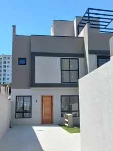 Sobrado com 3 Quartos à venda, 178m² no Lindóia, Curitiba
