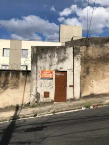 Casa com 2 Quartos para alugar, 50m² no Santa Efigênia, Belo Horizonte