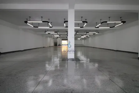 Ponto Comercial para alugar, 933m² no Pinheirinho, Curitiba