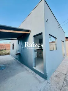 Casa com 2 Quartos à venda, 91m² no São Jorge, Uberlândia