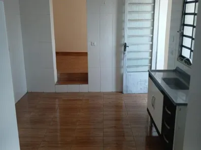 Casa com 2 Quartos para alugar, 60m² no Vila Yolanda, Osasco