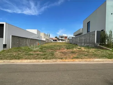 Lote/Terreno à venda, 390m² no Condomínio Residencial Grand Trianon, Anápolis