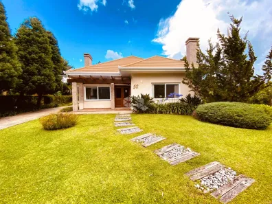 Casa com 2 Quartos à venda, 232m² no , Gramado
