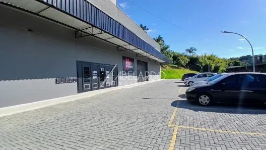 Sala Comercial com 1 Quarto para alugar, 325m² no Do Salto, Blumenau