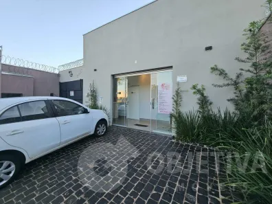 Ponto Comercial para alugar, 28m² no Presidente Roosevelt, Uberlândia