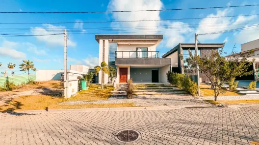 Casa de Condomínio com 6 Quartos para alugar, 235m² no Cidade Alpha, Eusébio