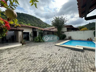 Casa com 4 Quartos à venda, 210m² no Piratininga, Niterói