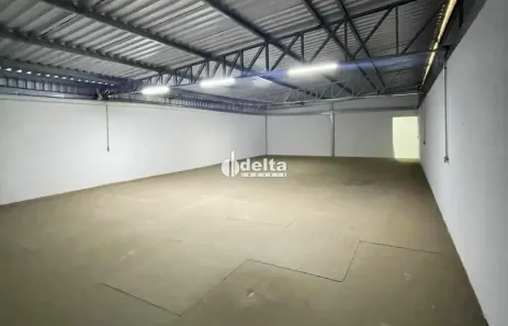 Ponto Comercial para alugar, 436m² no Laranjeiras, Uberlândia