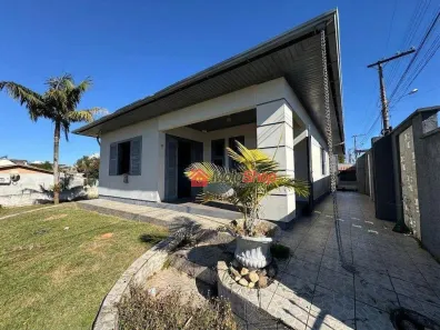 Casa com 3 Quartos para alugar, 180m² no Cidade Alta, Araranguá