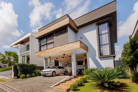 Casa de Condomínio com 4 Quartos à venda, 235m² no Vila Nova, Joinville