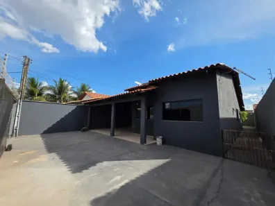 Casa com 3 Quartos para alugar, 165m² no Plano Diretor Sul, Palmas