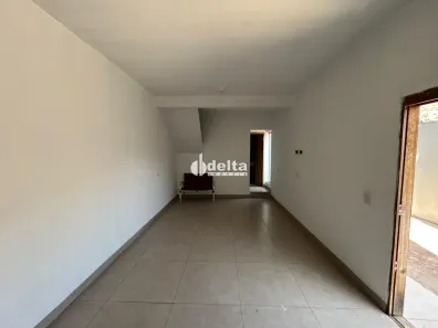 Casa com 3 Quartos à venda, 220m² no Jardim Patrícia, Uberlândia
