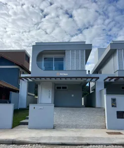 Casa com 3 Quartos à venda, 178m² no Rio Tavares, Florianópolis